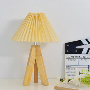 RetroGlow – Simple Wooden LED Table Lamp for a Cozy Bedroom Ambiance