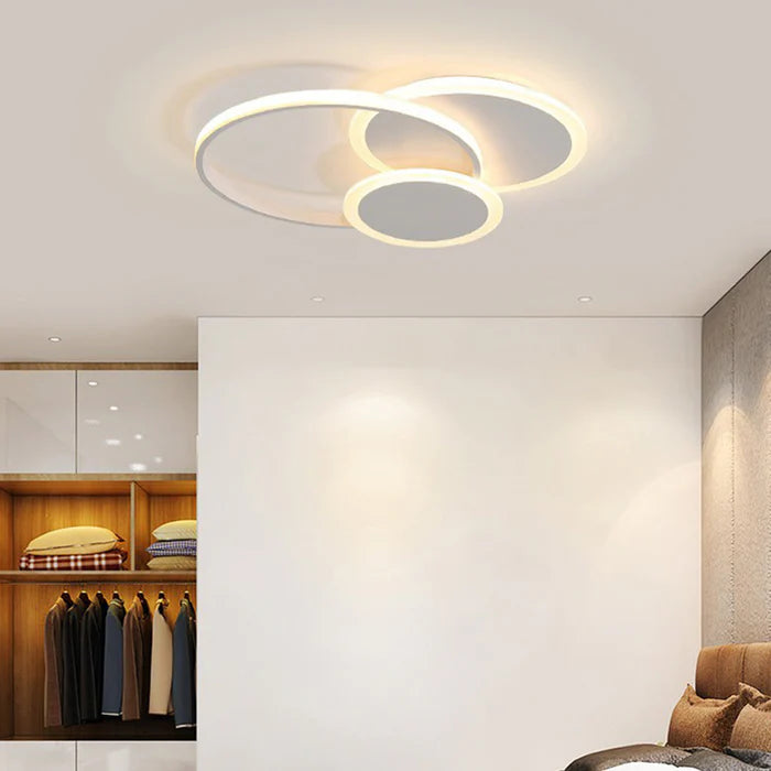 RoundGlow – Elegant LED Flush Mount Ceiling Light for a Sophisticated Bedroom