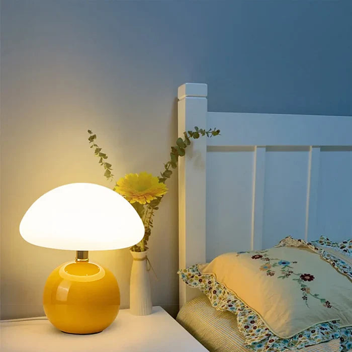 GloCap - Stylish mushroom-shaped lamp that emits a soft, elegant glow