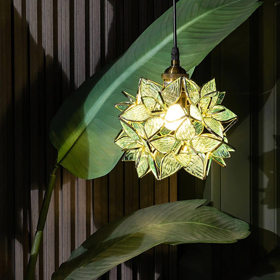 PetalGlow – Decorative Pendant Light with Flower-Like Sculptural Design