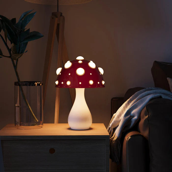 GlowCap - Enchanting Mushroom-Inspired Table Lamp for Cozy Spaces