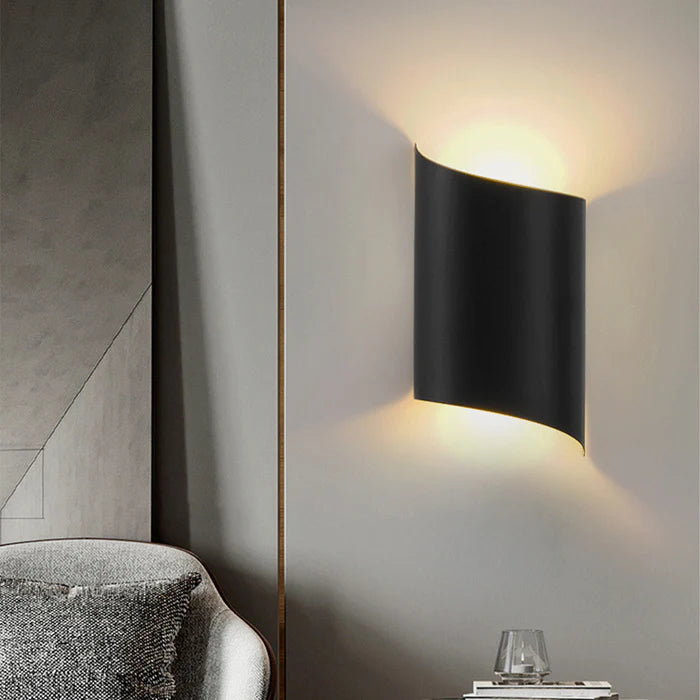 LumiGuard - Modern waterproof LED outdoor wall light with sleek design