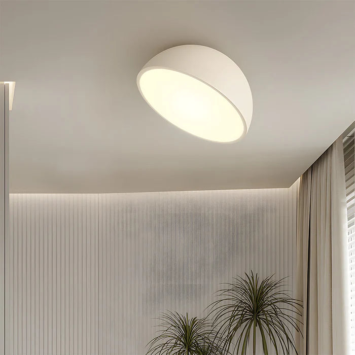 NoirGlow – Modern Half-Moon LED Ceiling Light for a Sleek Look