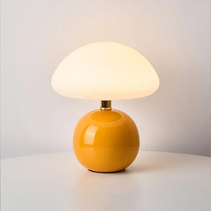 GloCap - Stylish mushroom-shaped lamp that emits a soft, elegant glow