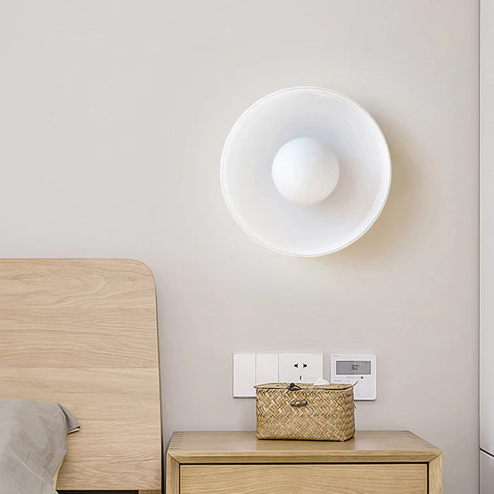 LumeGlow - Modern Round Ceiling Light with Sleek Design for Stylish Interior Spaces