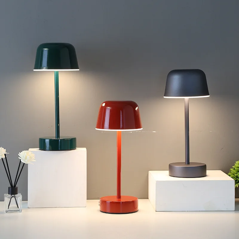 GlowPulse - Modern Table Lamp with Adjustable Lighting and Cordless Convenience