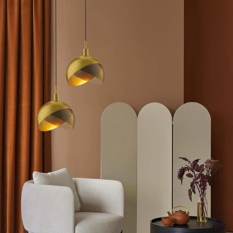 GoldGlow – Elegant Glass Pendant Light for a Luxurious Touch